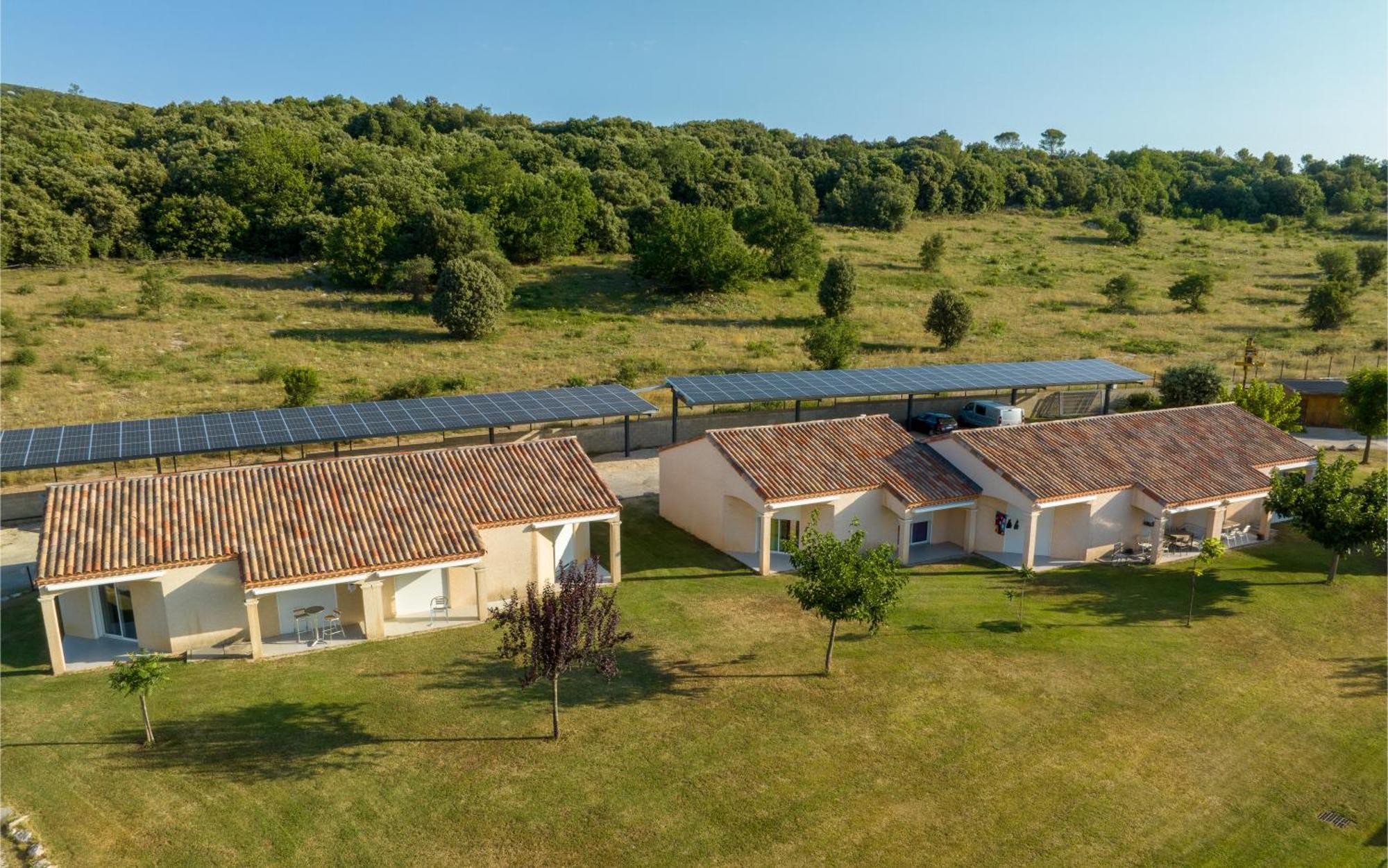 Park & Suites Village Gorges De L'Herault-Cevennes Brissac Экстерьер фото