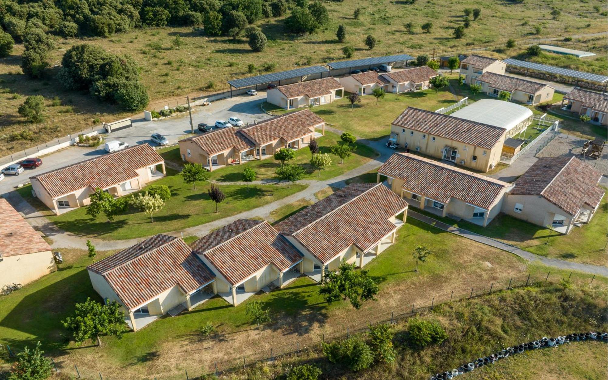Park & Suites Village Gorges De L'Herault-Cevennes Brissac Экстерьер фото